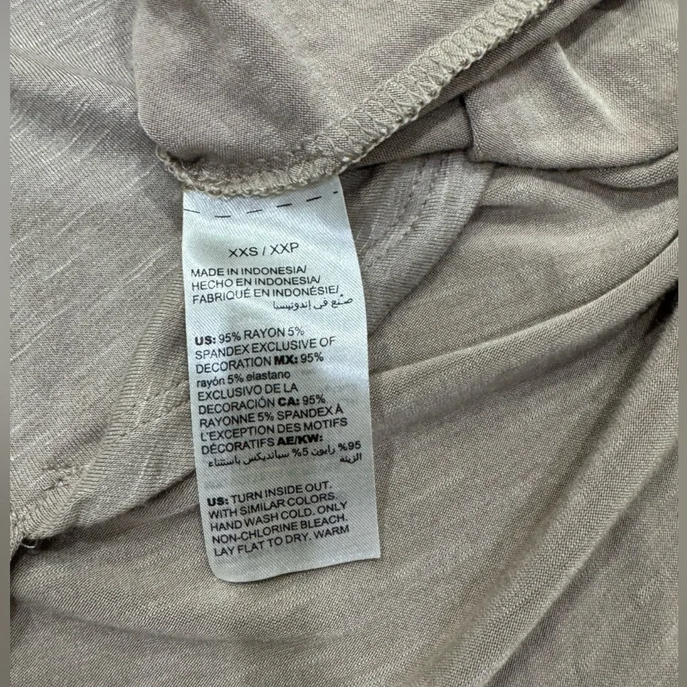 White House Black Market Beige V-Neck Short Sleeve Tee - Picture 11 of 13